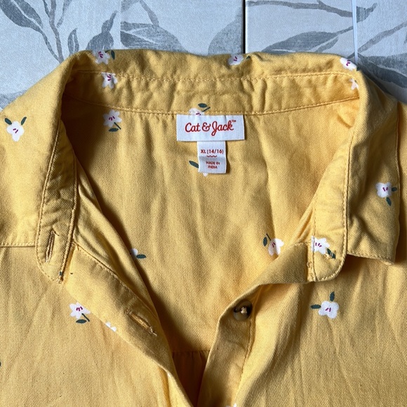 CAT & JACK | GRIRL'S floral tie front shirt - Picture 5 of 8